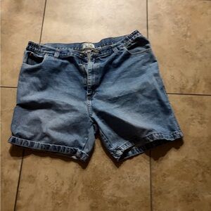 Relaxed Fit Men's Denim Jean Shorts in Light Blue